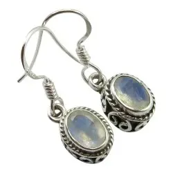 ovala silverörhängen i oxiderat sterlingsilver