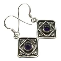 Fyrkantigt lila örhängen i oxiderat sterlingsilver