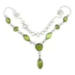 grön peridot halsband i silver