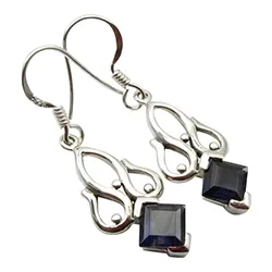 Abstrakt iolit örhängen i silver