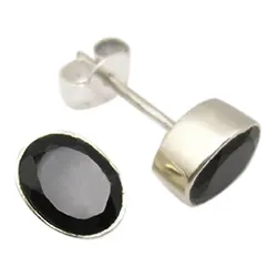 Ovala svarta onyxer örhängestift i silver