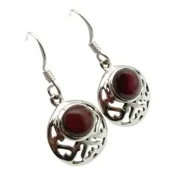 Runda granat örhängen i silver