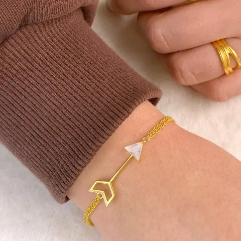 pil armband i förgyllt silver med hängen i förgylld