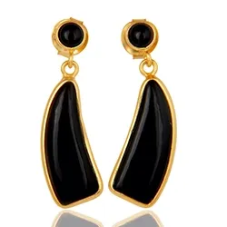 Svarta onyxer örhängen i förgyllt silver