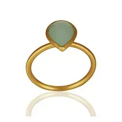 Droppe calcedonit ring i förgyllt silver