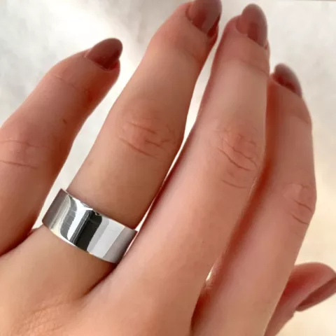 bred ring i silver
