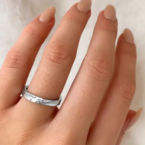 smal zirkon ring i rhodinerat silver