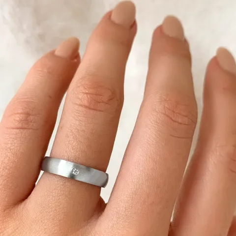 Enkel ring i rhodinerat silver