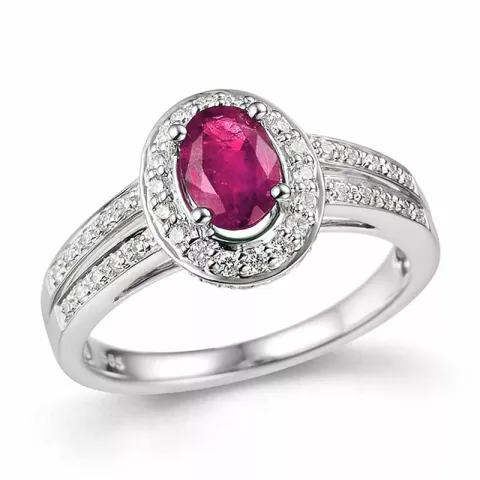 oval rubin ring i 14 karat vitguld 0,336 ct