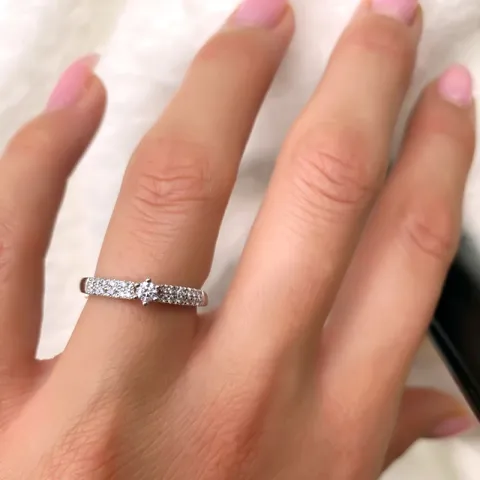 diamant ring i 14 karat vitguld 0,10 ct 0,12 ct