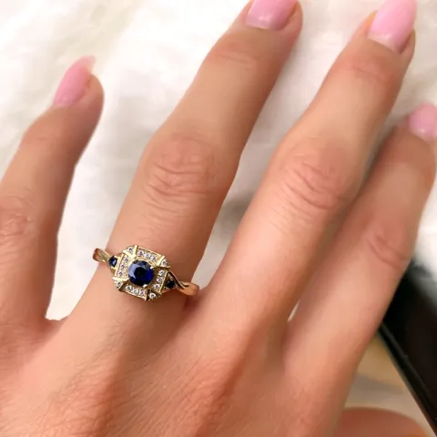 fyrkantigt safir diamantring i 14  karat guld 0,07 ct 