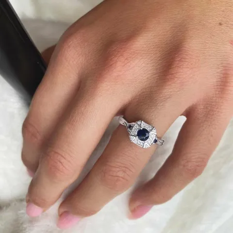 safir diamantring i 14 karat vitguld 0,07 ct