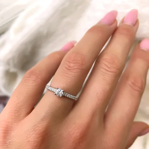 diamant ring i 14  karat vitguld 0,24 ct 0,162 ct