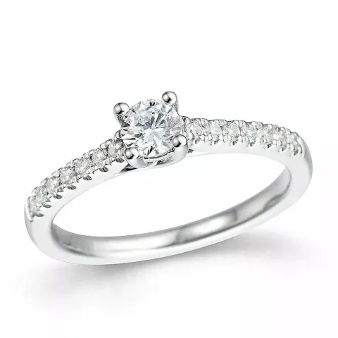 Äkta  diamant ring i 14  karat vitguld 0,31 ct 0,19 ct