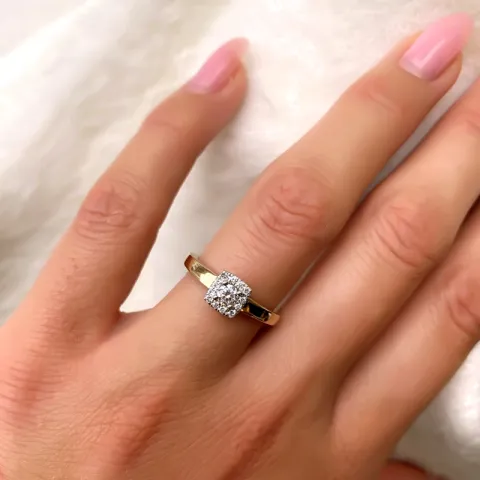 fyrkantigt diamant ring i 14  karat guld- och vitguld 0,20 ct 0,10 ct