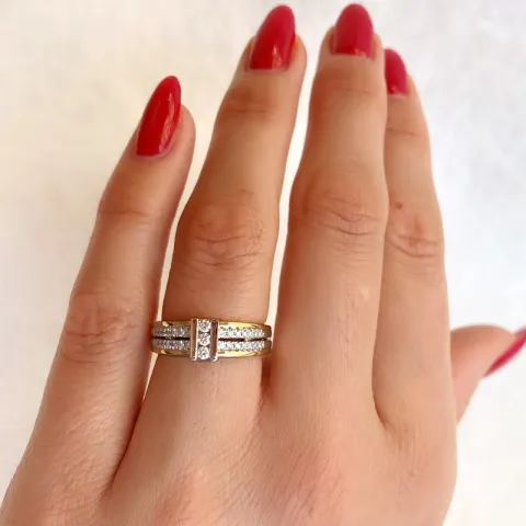 diamant ring i 14 karat guld- och vitguld 0,257 ct
