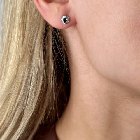 runda blå safir örhängestift i 14 karat vitguld med diamant och safir 