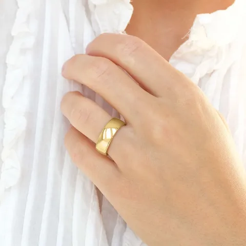 7 mm vigselsringar i 9 karat guld 0,03 ct - set