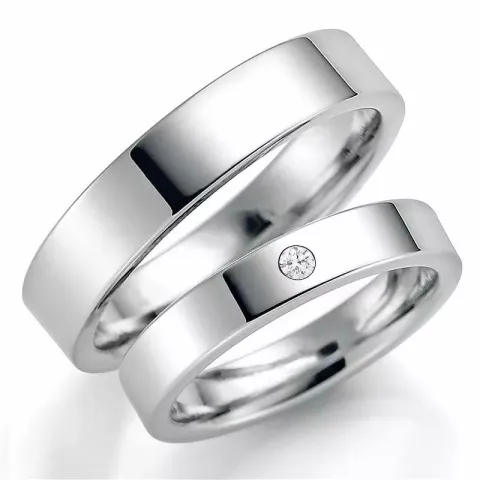 4 mm vigselsringar i 9 karat vitguld 0,03 ct - set