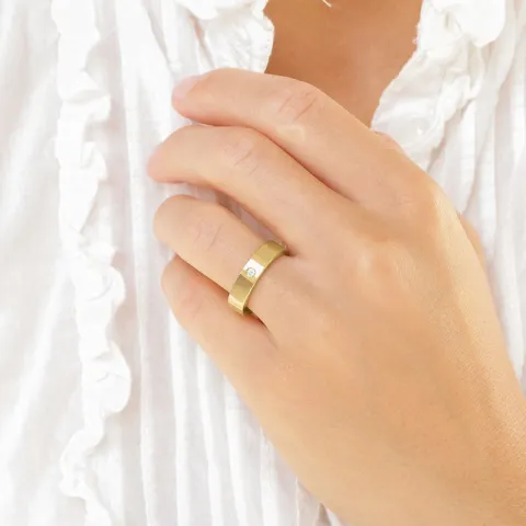 6 och 5 mm vigselsringar i 9 karat guld 0,03 ct - set