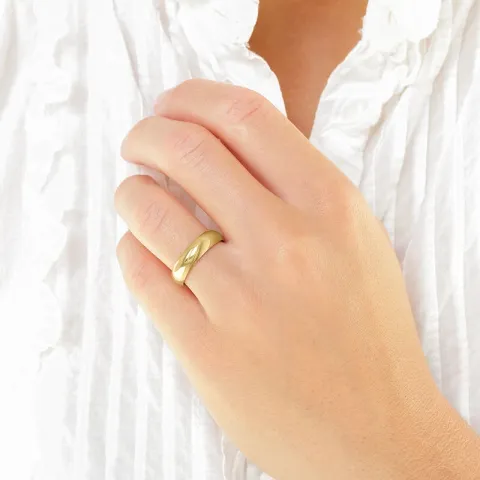 5 och 4 mm vigselsringar i 14  karat guld 0,03 ct - set