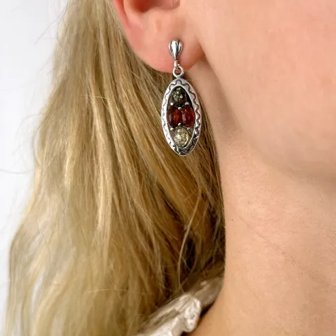 långa ovala örhängestift i silver