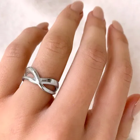 Strukturerad ring i silver