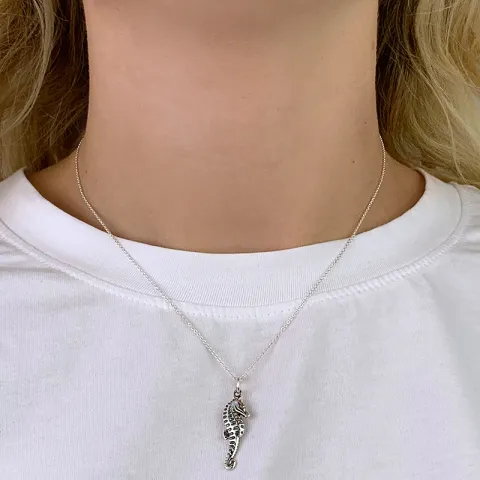 Långt sjöhäst hängen i silver