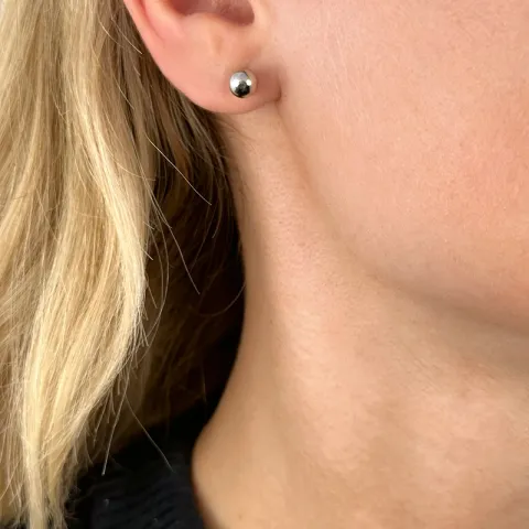 6 mm kula örhängen i silver