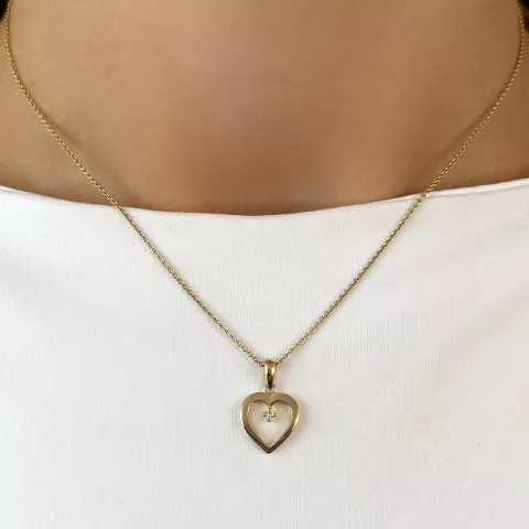 hjärta diamant hängen i 8 carat guld 0,02 ct