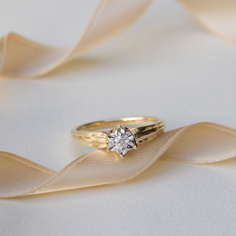 blommor diamant ring i 9 karat guld- och vitguld 0,08 ct