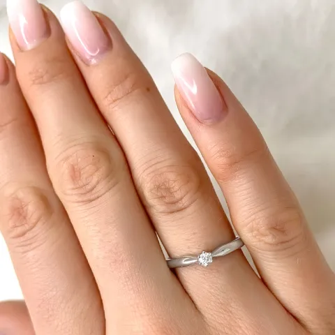 Diamant solitärring i 9 karat vitguld 0,08 ct