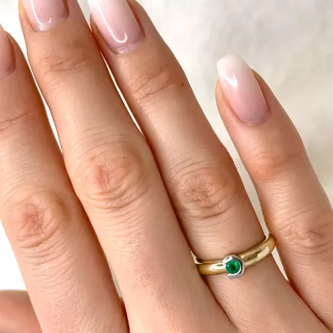 rund smaragd ring i 9 karat guld- och vitguld 0,13 ct