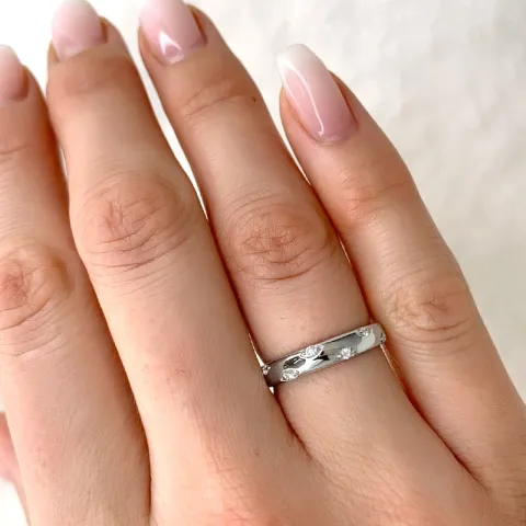abstrakt vitgulds diamantring i 9 karat vitguld 0,09 ct