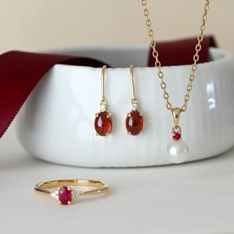 pärla hängen i 9 carat guld 0,07 ct