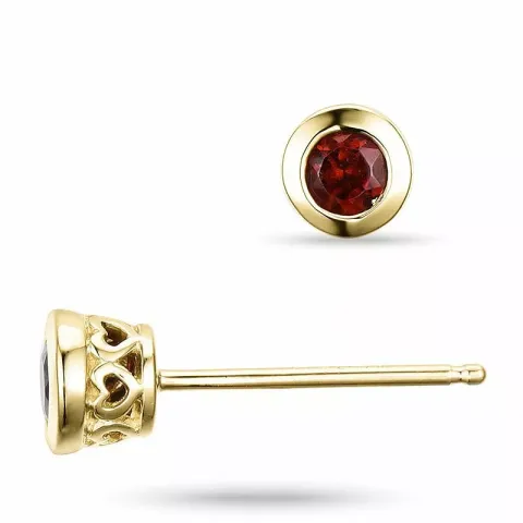 granat solitäreörhängestift i 9 karat guld med granat