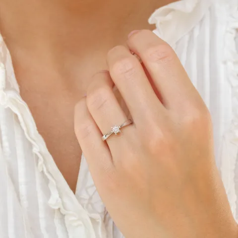 0,20 ct solitärring i 14  karat vitguld 0,20 ct