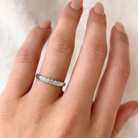 Förtjusande vit zirkon ring i silver