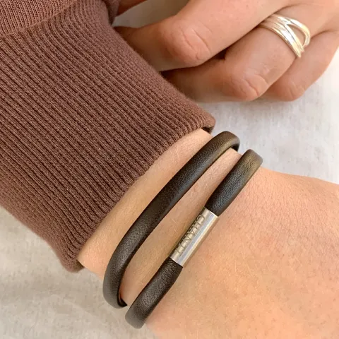 Platt brun armband i läder med stål lås x 6 mm