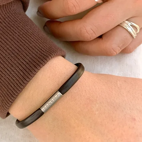 Rund brun läder armband i stål  x 4 mm