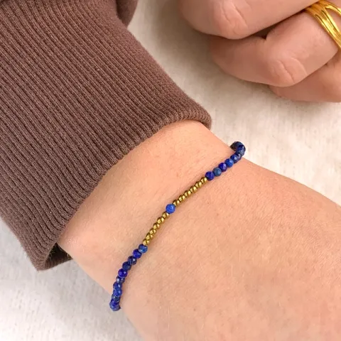 Elegant mörkblå armband med lapis og hematite.