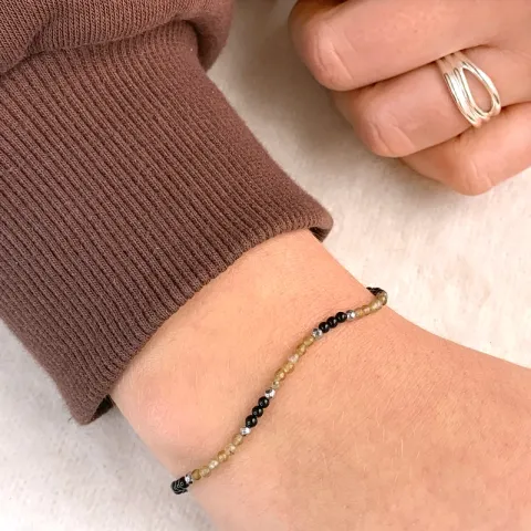 armband med onyxer og labradorit og 6 hematite.