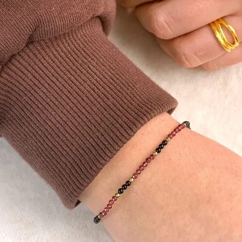 armband med onyxer og granat og 6 hematite.