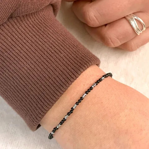 sort armband med onyxer og hematite.