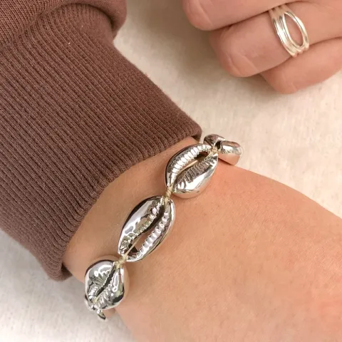 shell mussla armband i silkes snöre 17 cm plus 4 cm x 12 mm