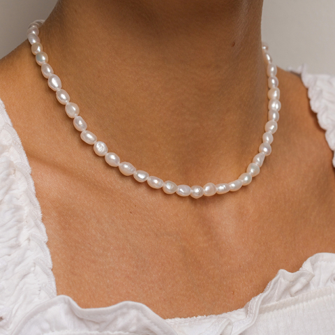 6 mm halsband med sötvattenspärlor
