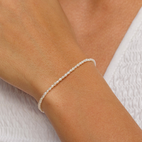 2 mm armband med sötvattenspärlor