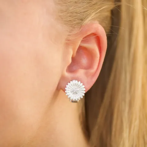 14 mm prästkrage örhängen i silver - Matilda