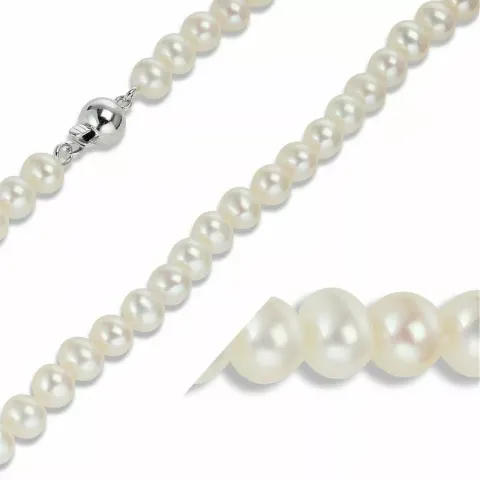 45 cm vit aa-graderad pärlakedja med sötvattenspärlor.