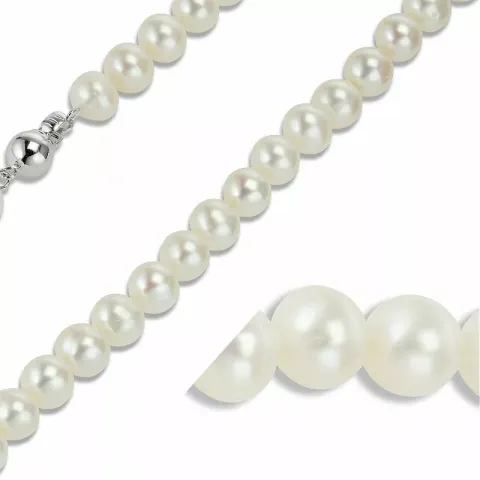 45 cm vit a-graderad pärlhalskedja med sötvattenspärlor.